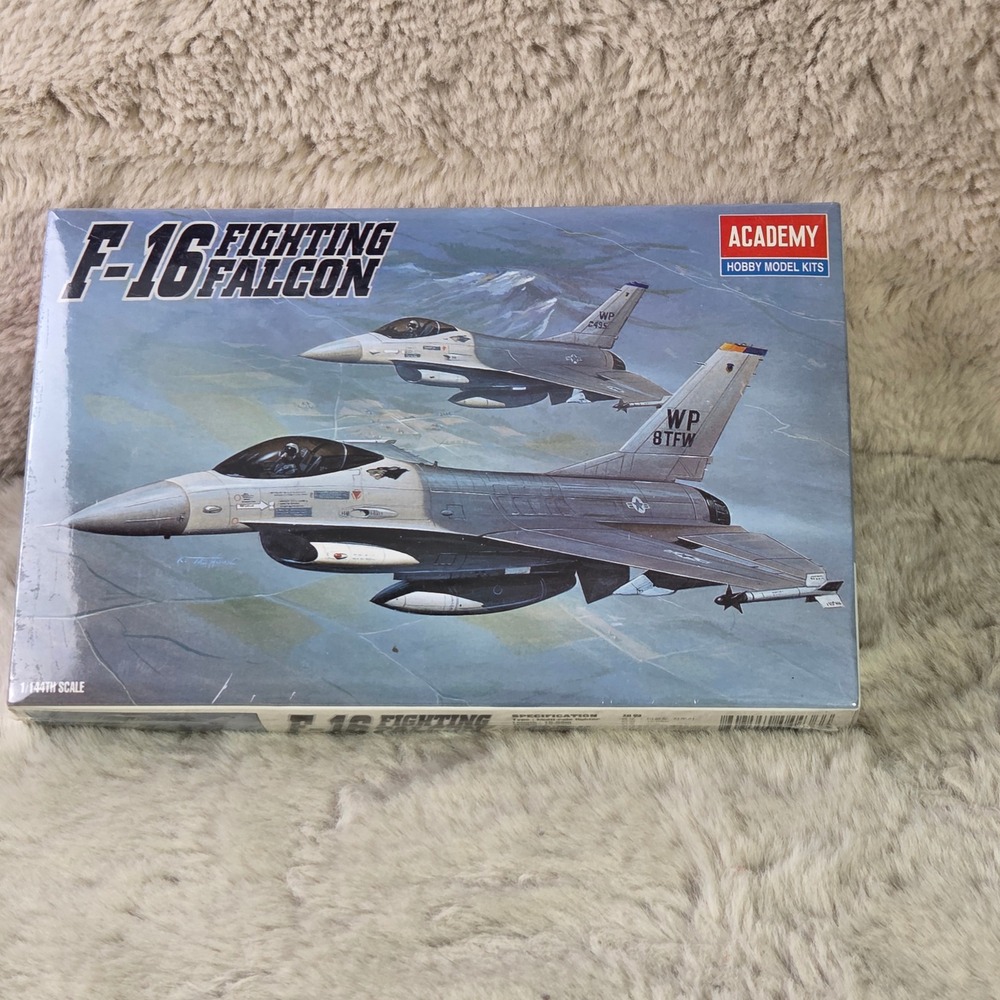 Academy F-16 Fighting Falcon 1/144 Scale Hobby Model‎ Kit 4435 Factory Sealed
